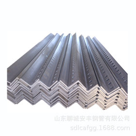 公司销售各种规格型材 热轧 镀锌 q345b等边角铁加工订制
