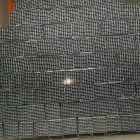云南省昆明市呈贡区宝象物流园矿产  250mmx9x6000热镀锌方管