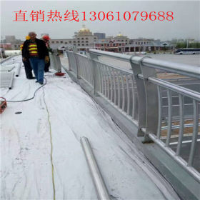 深圳不锈钢复合管公路安全栏杆 不锈钢复合管护栏立柱防腐喷塑