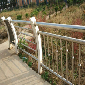 江门不锈钢复合管防撞护栏 草坪隔离栏杆