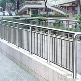 哪种复合管做护栏栏杆合适 聊城内衬碳素钢复合管防撞栏杆